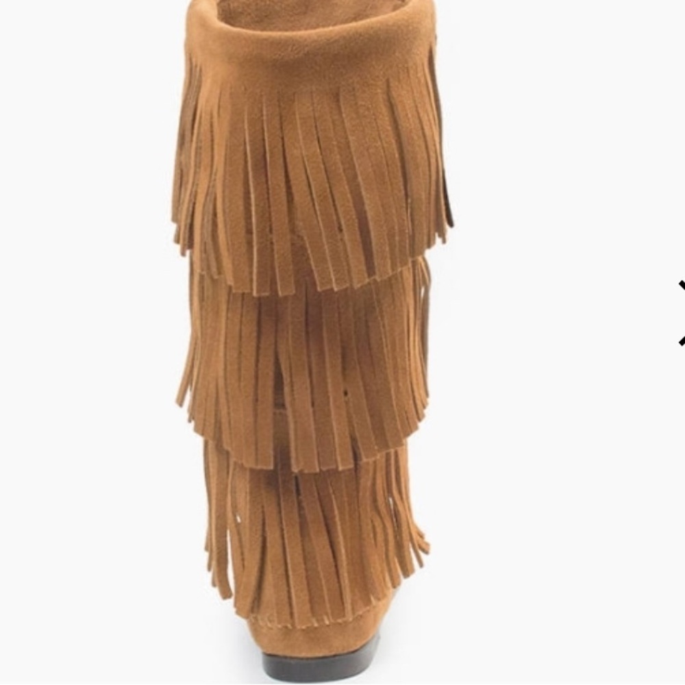 Pre-loved Minnetonka 3 tier Fringe Suede tall moccasin boot- vintage look! - Picture 2 of 3